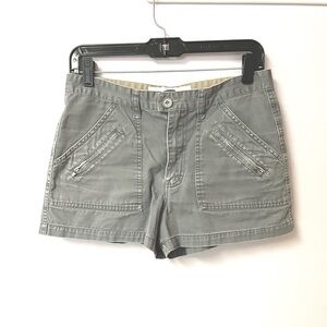 VTG Chazzz Women's Gray Shorts with zippered pockets